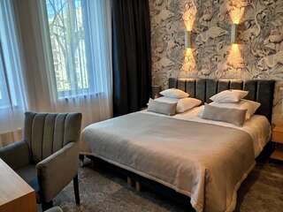 Отель Hotel Szara Willa Ополе Двухместный номер Делюкс с 1 кроватью или 2 отдельными кроватями-7