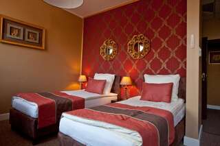 Отель Hotel Szara Willa Ополе Двухместный номер Делюкс с 1 кроватью или 2 отдельными кроватями-46