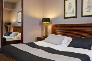 Отель Hotel Szara Willa Ополе Двухместный номер Делюкс с 1 кроватью или 2 отдельными кроватями-62